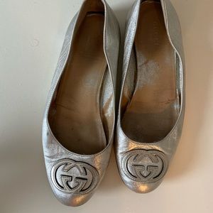 Gucci metallic silver ballet flats